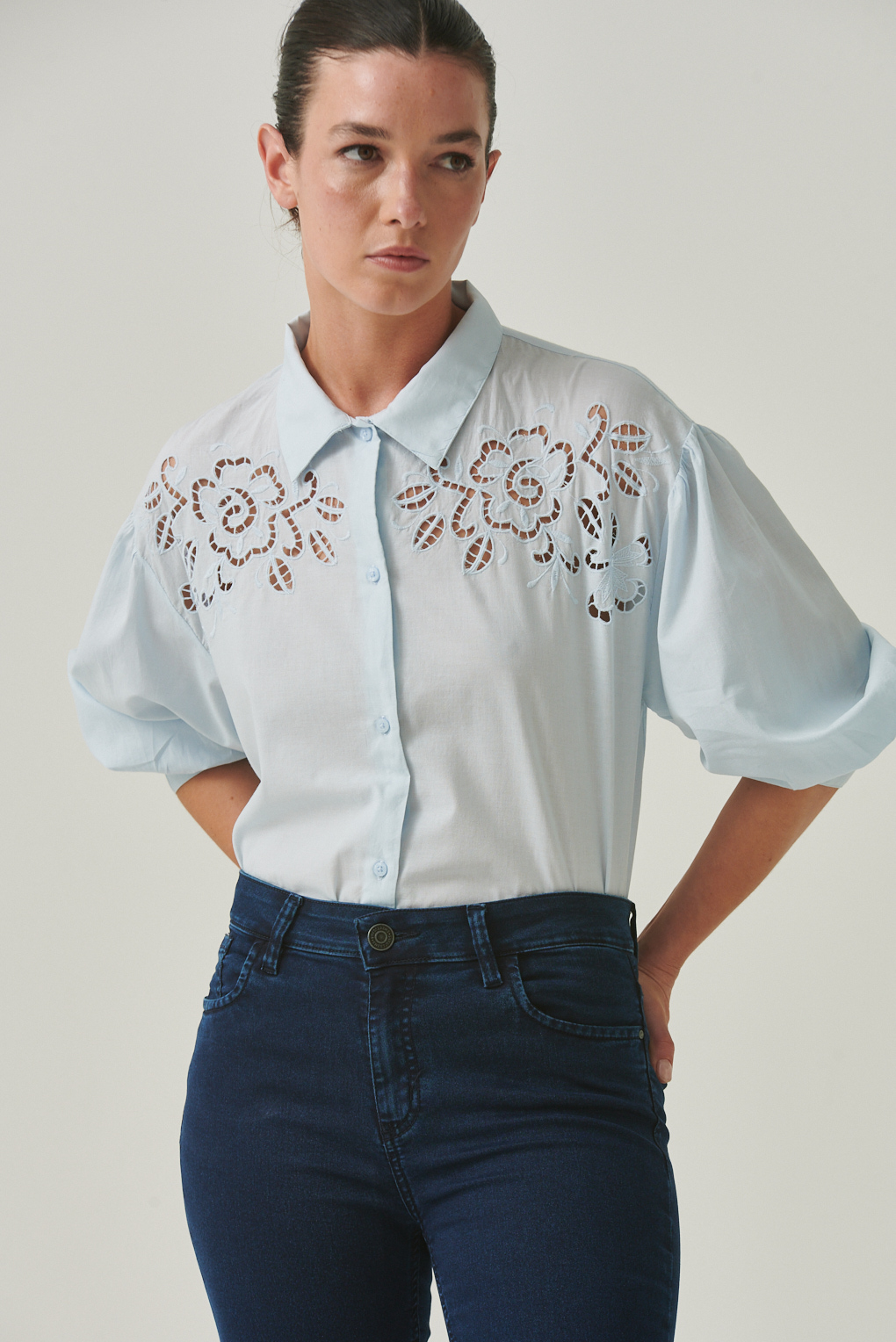 camisa algodó calada
