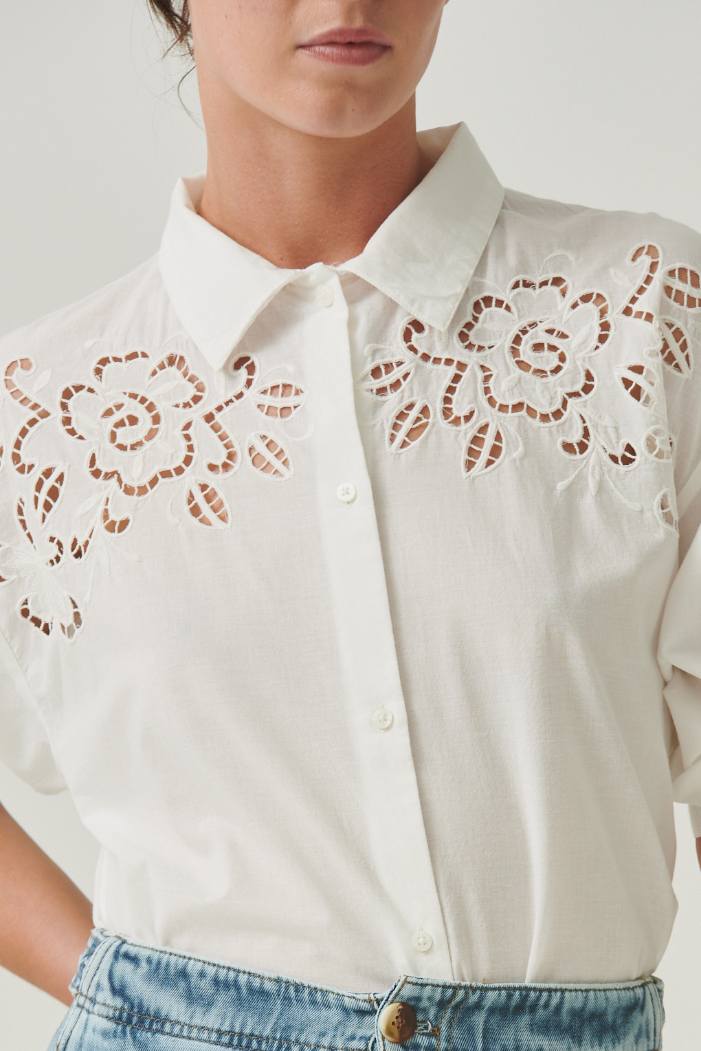 camisa algodó calada