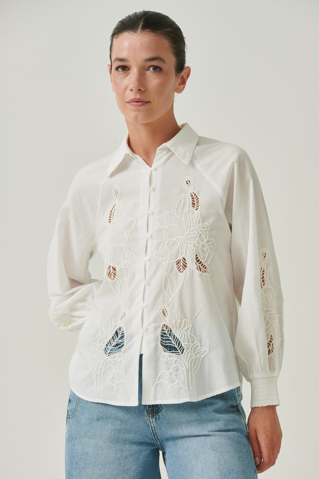 camisa bordada