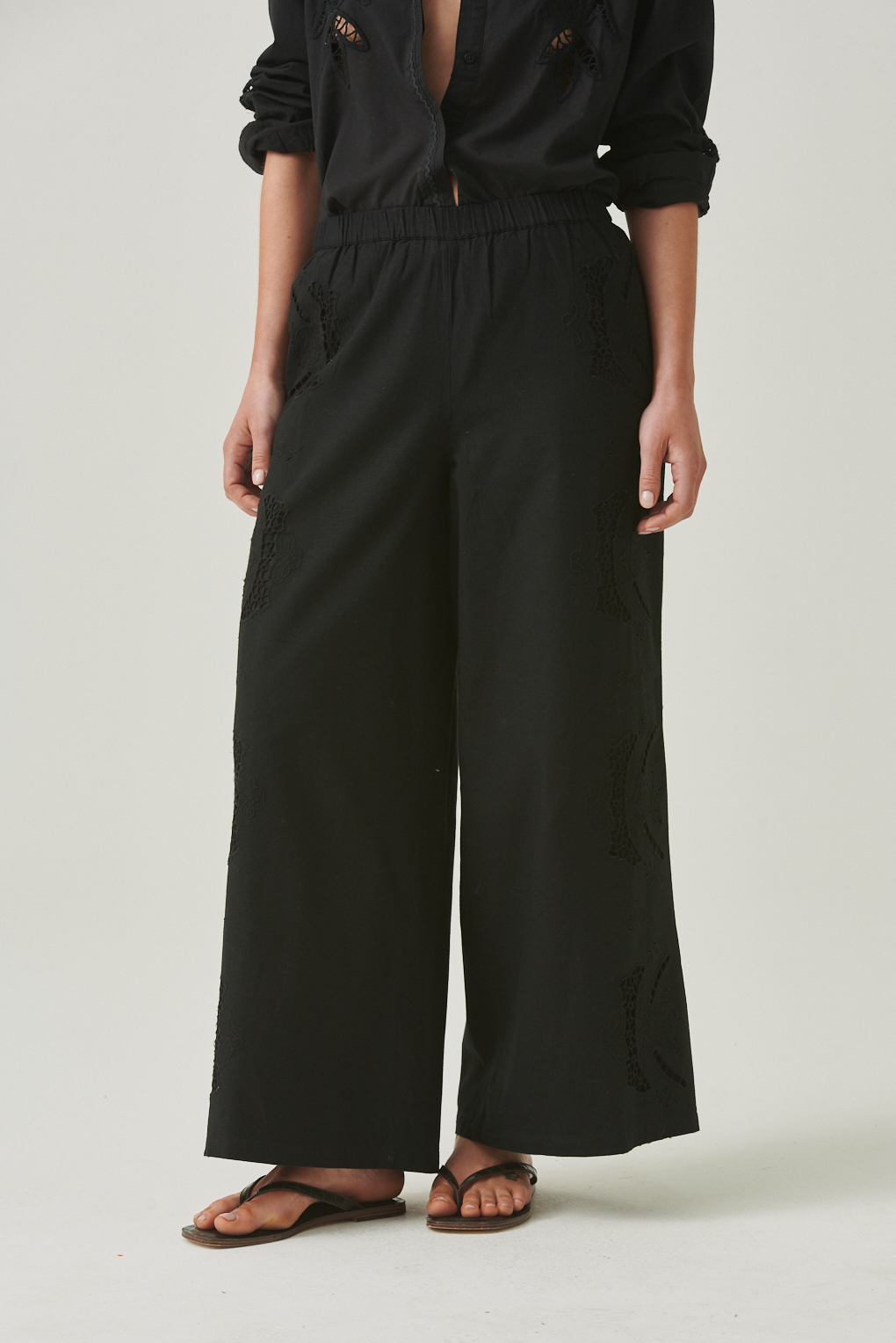 pantalón algodón bordado