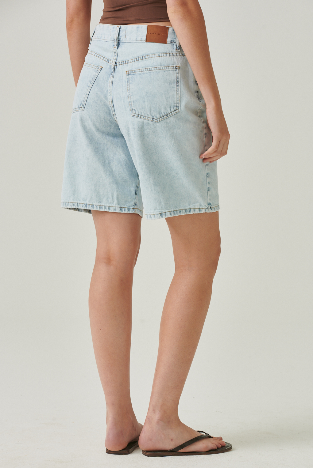 bermuda denim rígido celeste