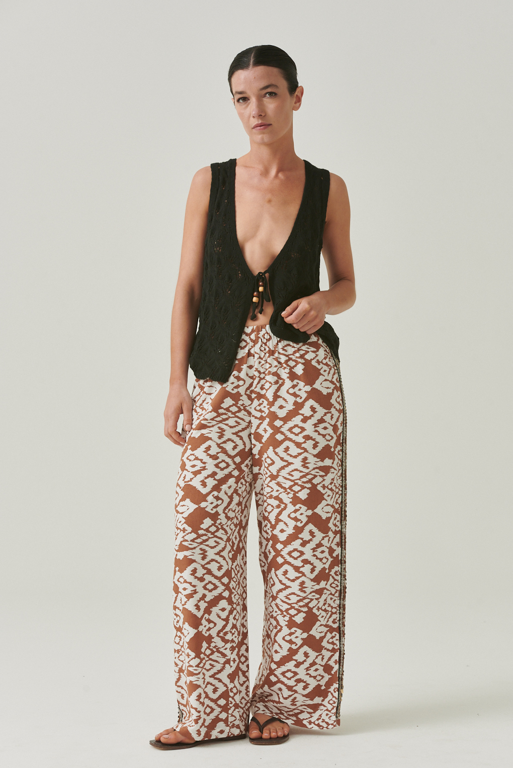 pantalon estampado con brillos