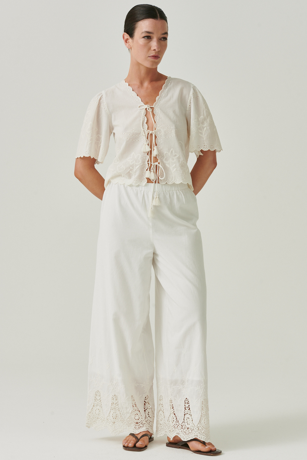 pantalón algodón bordado