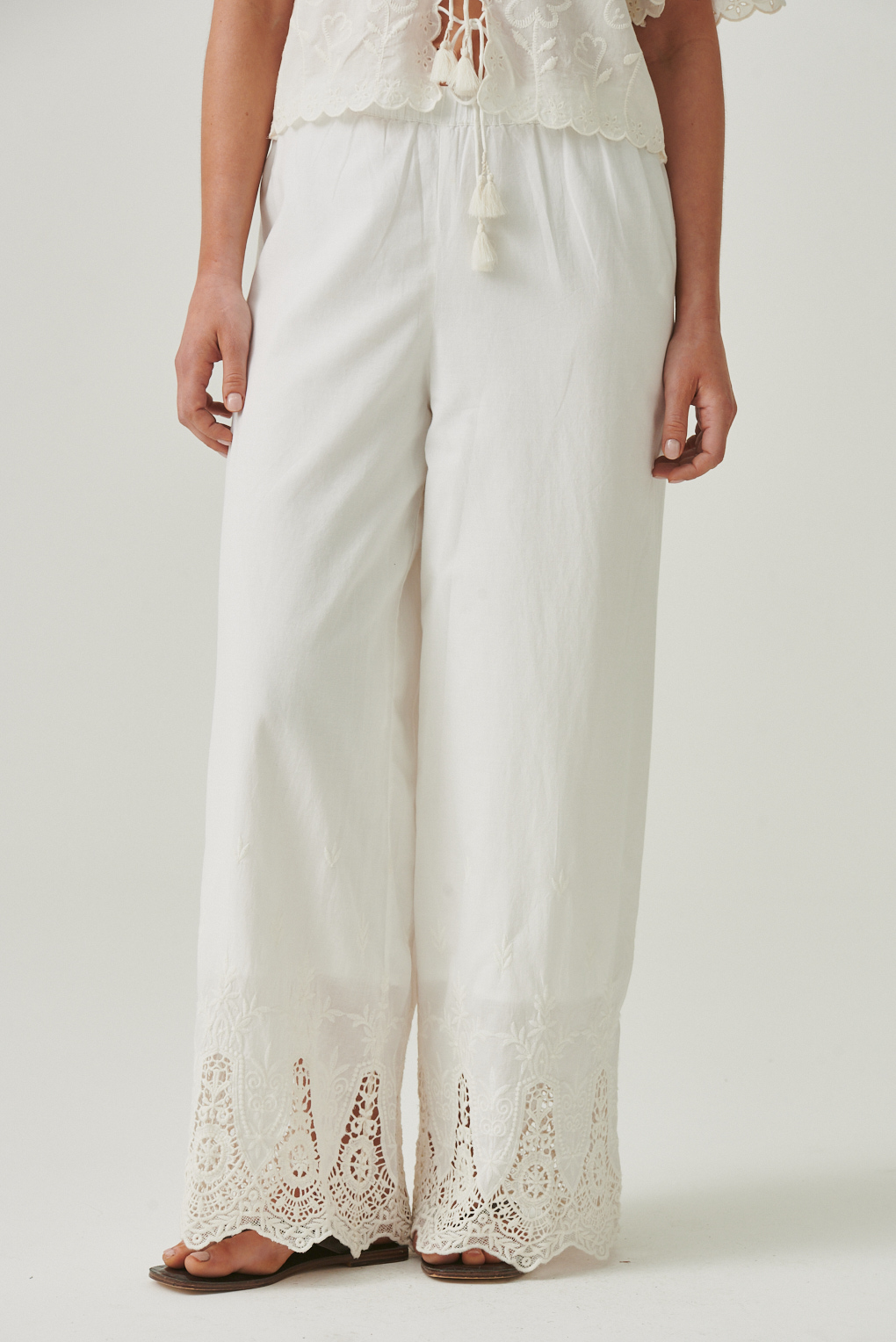 pantalón algodón bordado