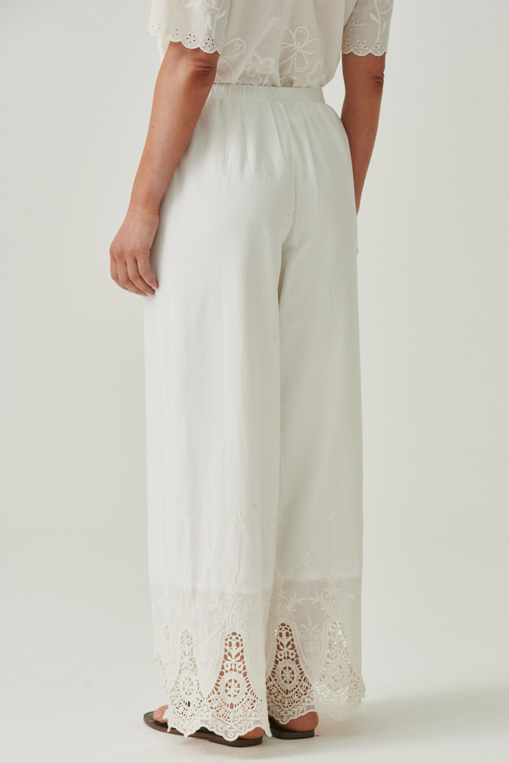 pantalón algodón bordado