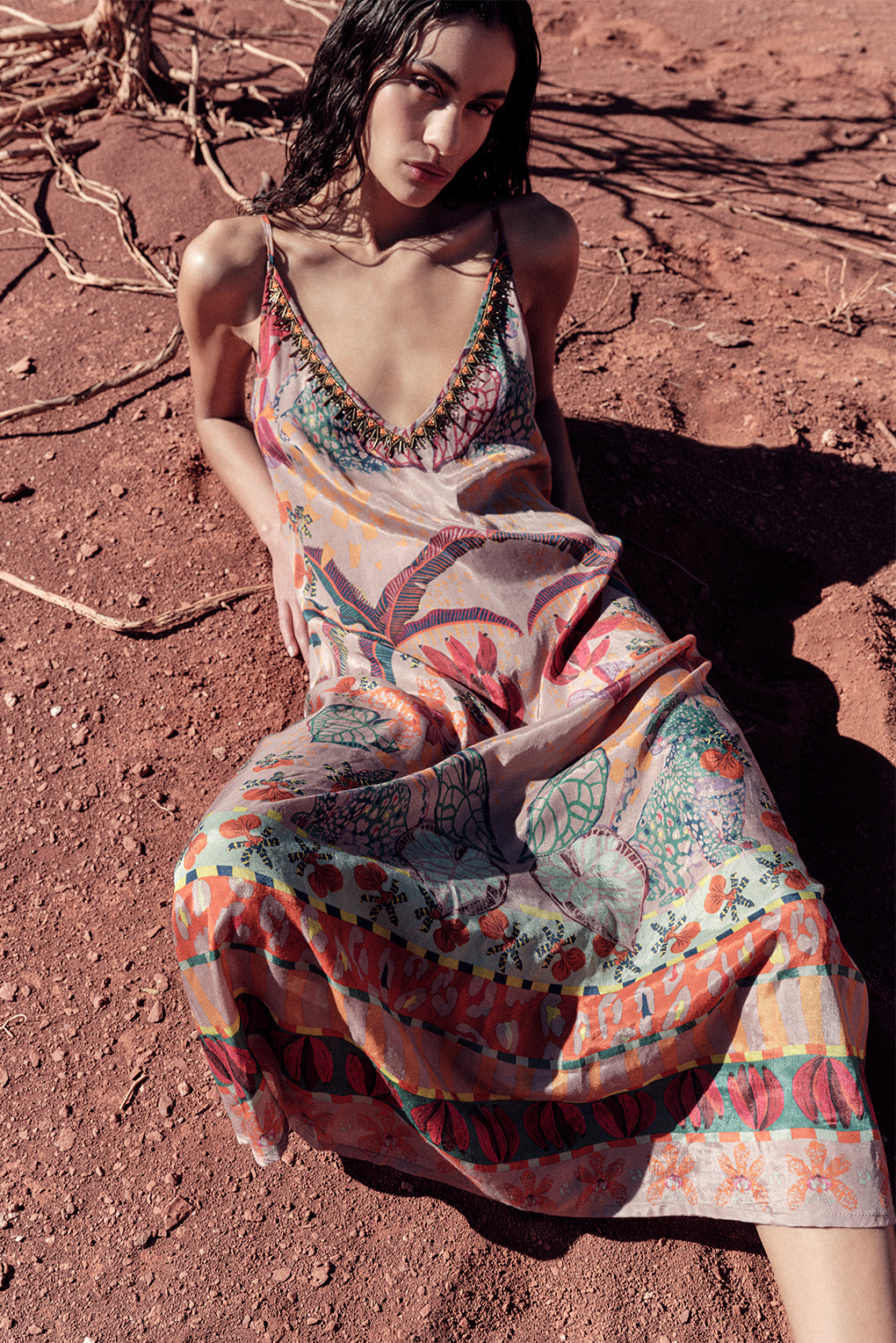 vestido estampado tropical