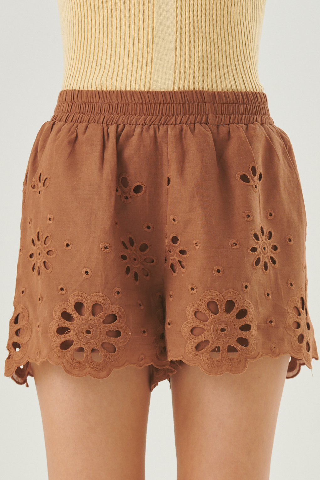 short broderie
