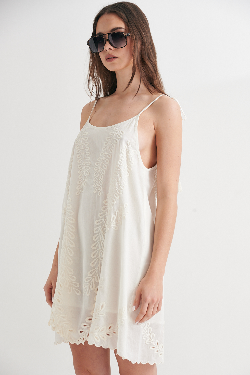 vestido corto briderie