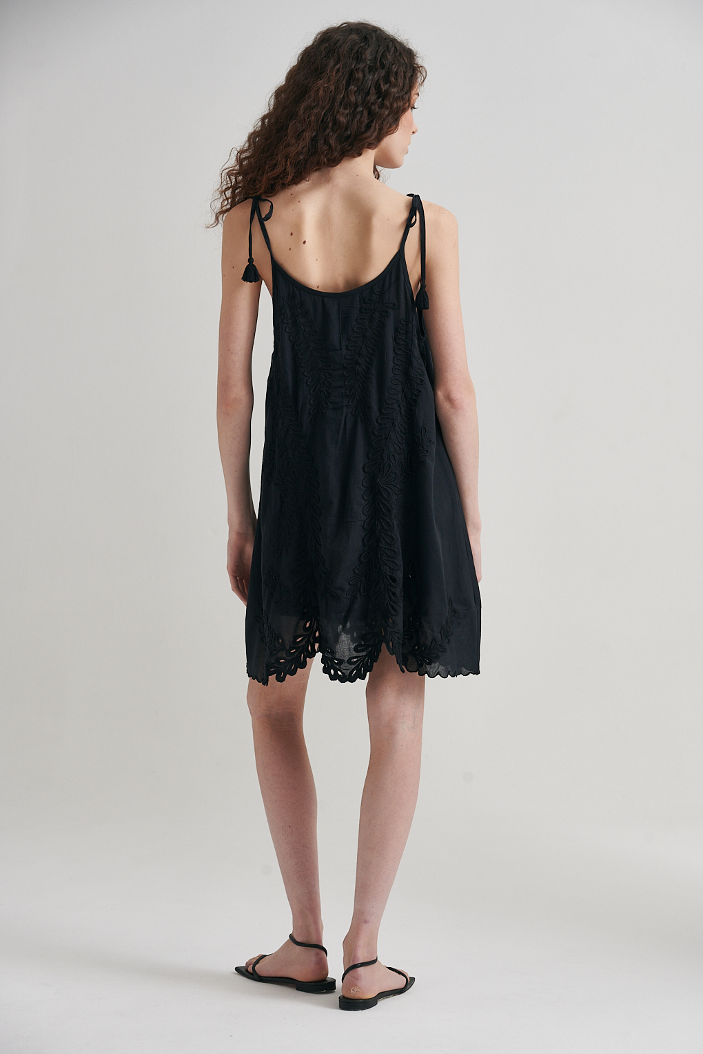 vestido corto briderie