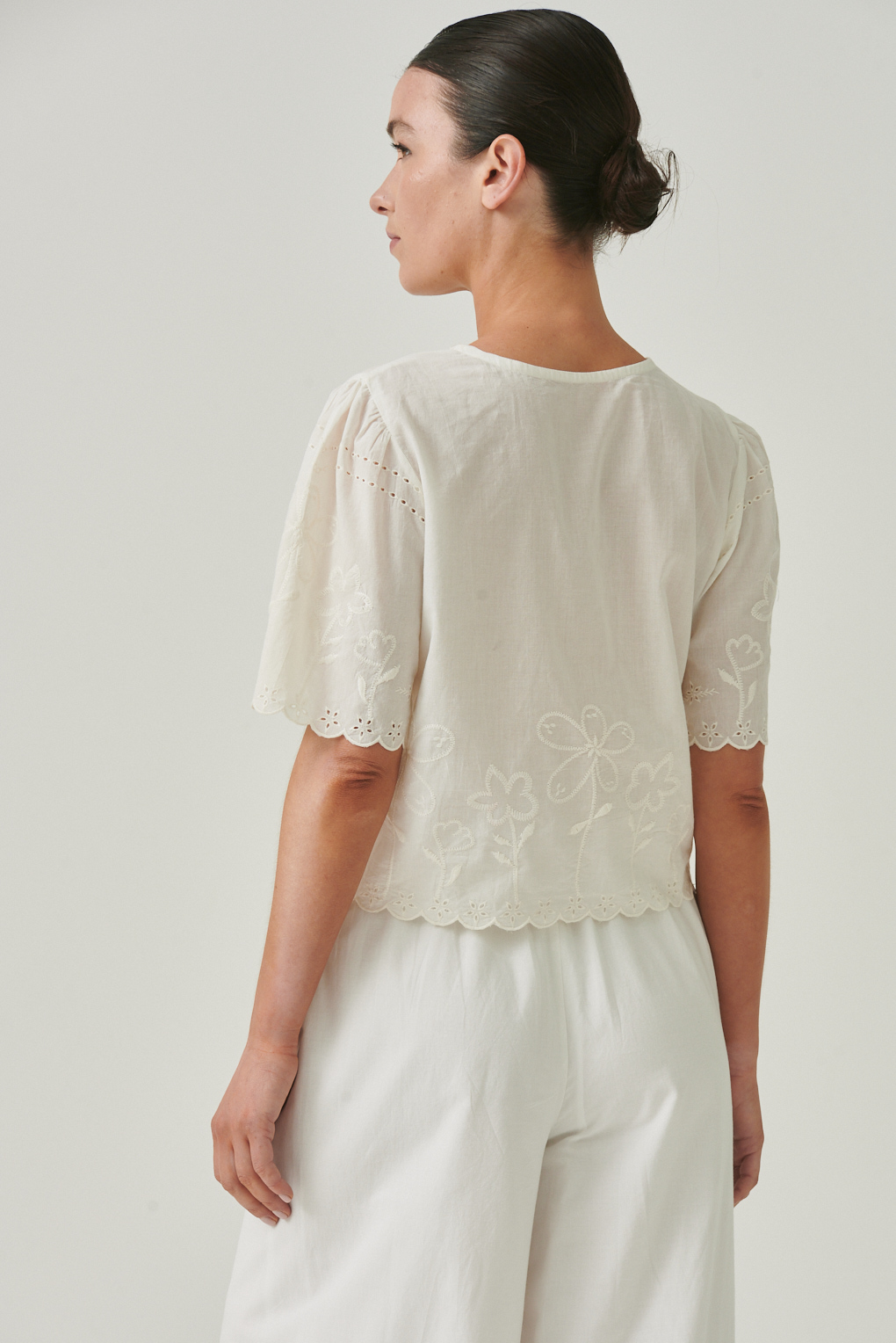 blusa algodón bordada