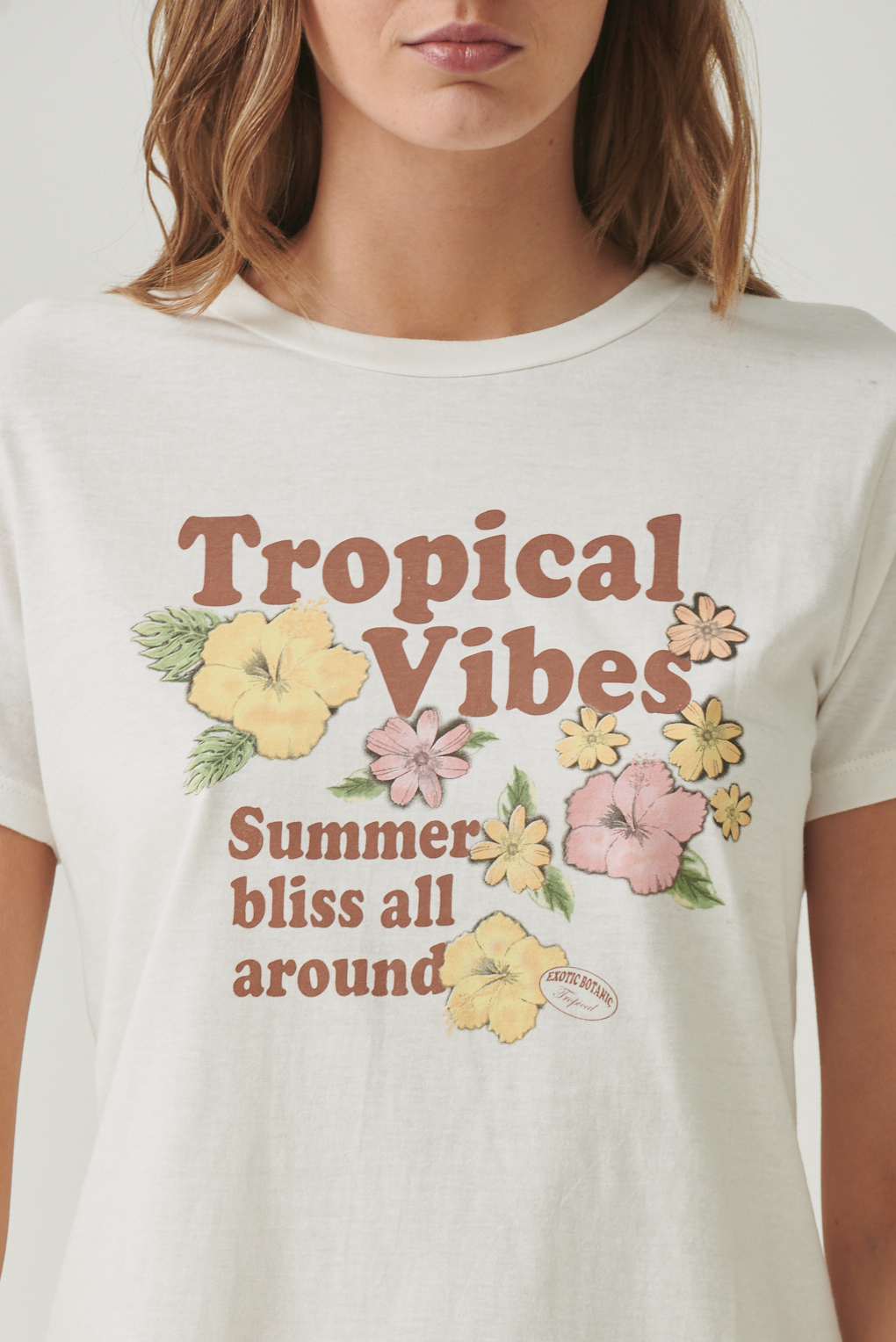 remera estampada tropical