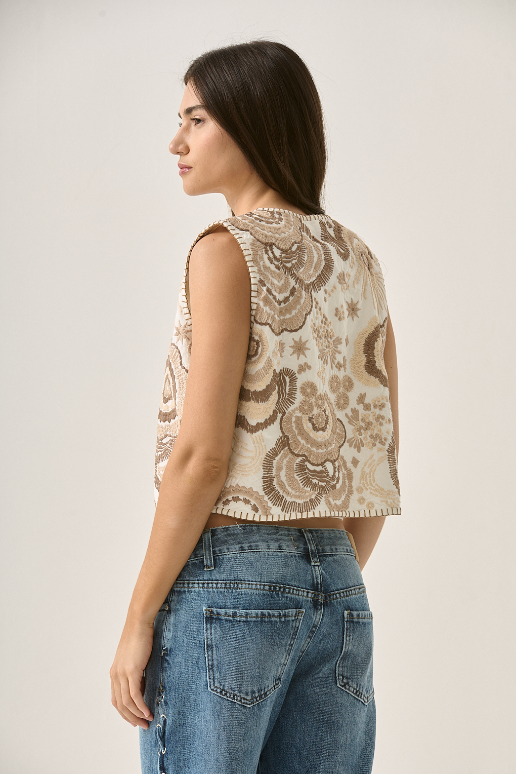 chaleco bordado artesanal