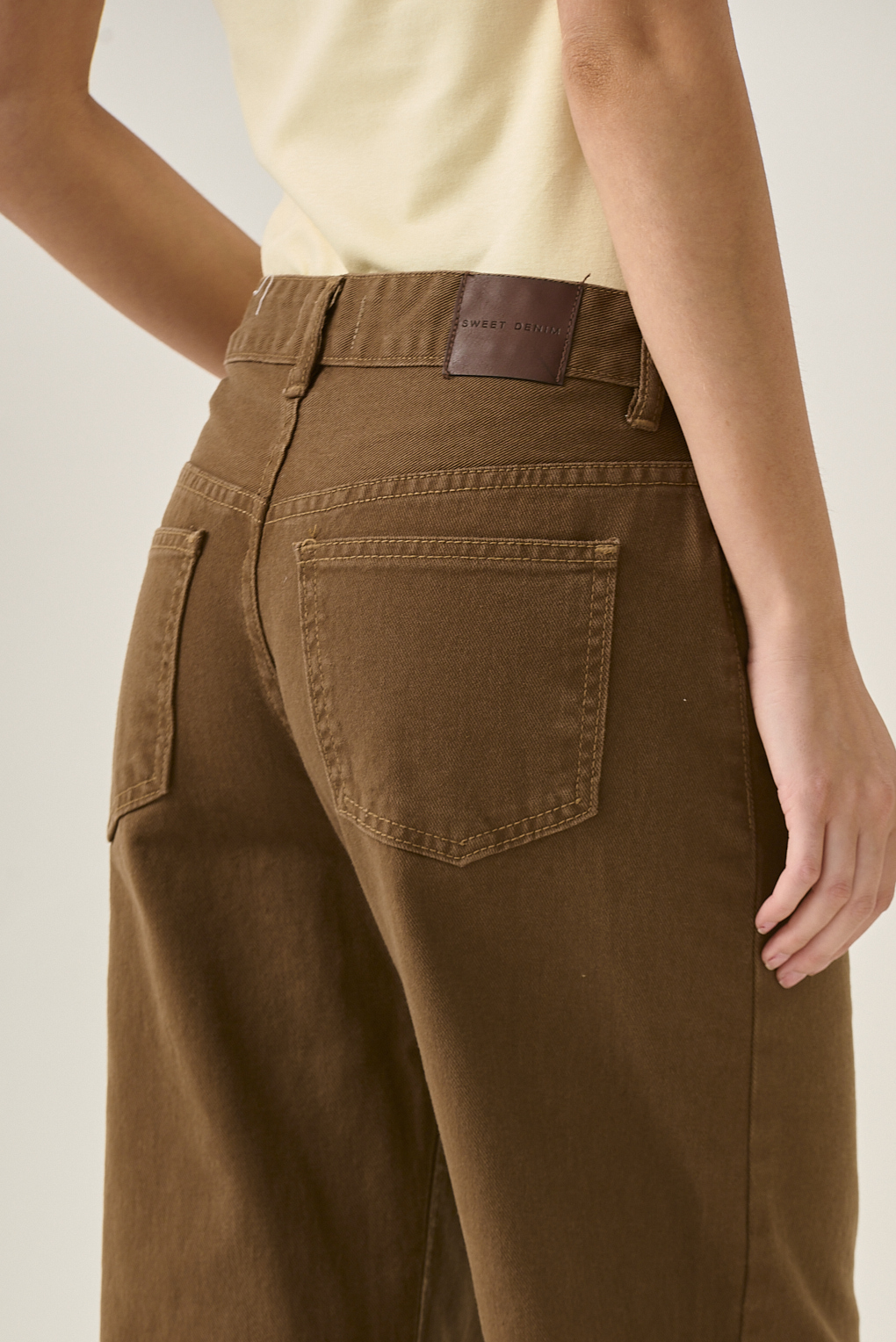 jean wide leg marrón