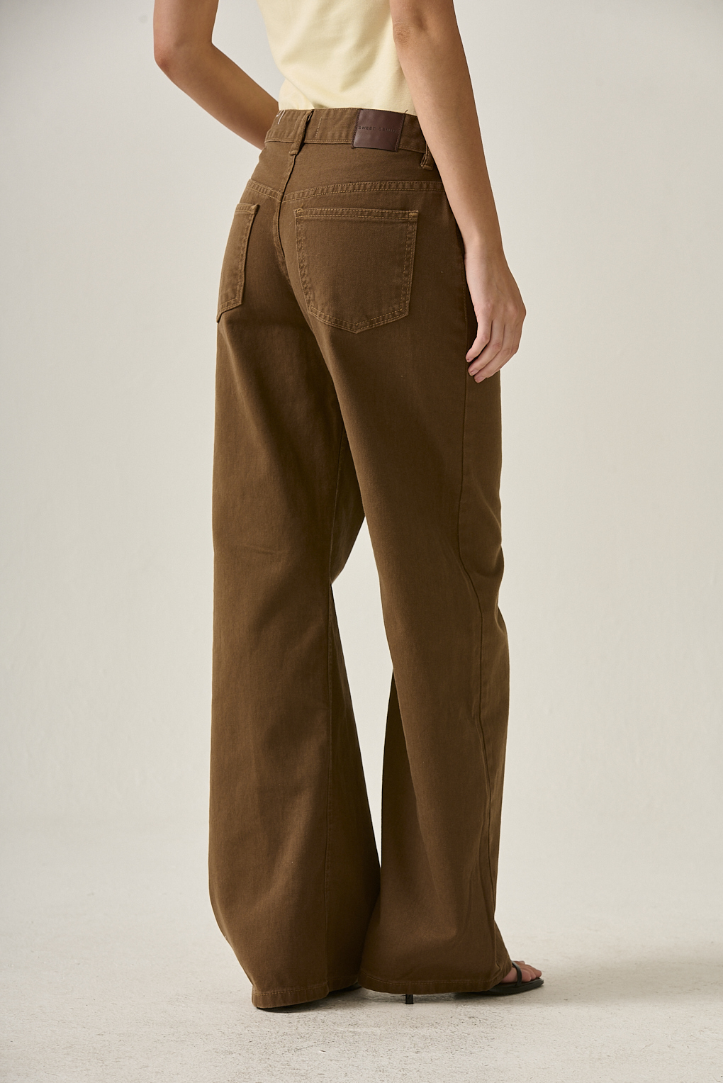 jean wide leg marrón