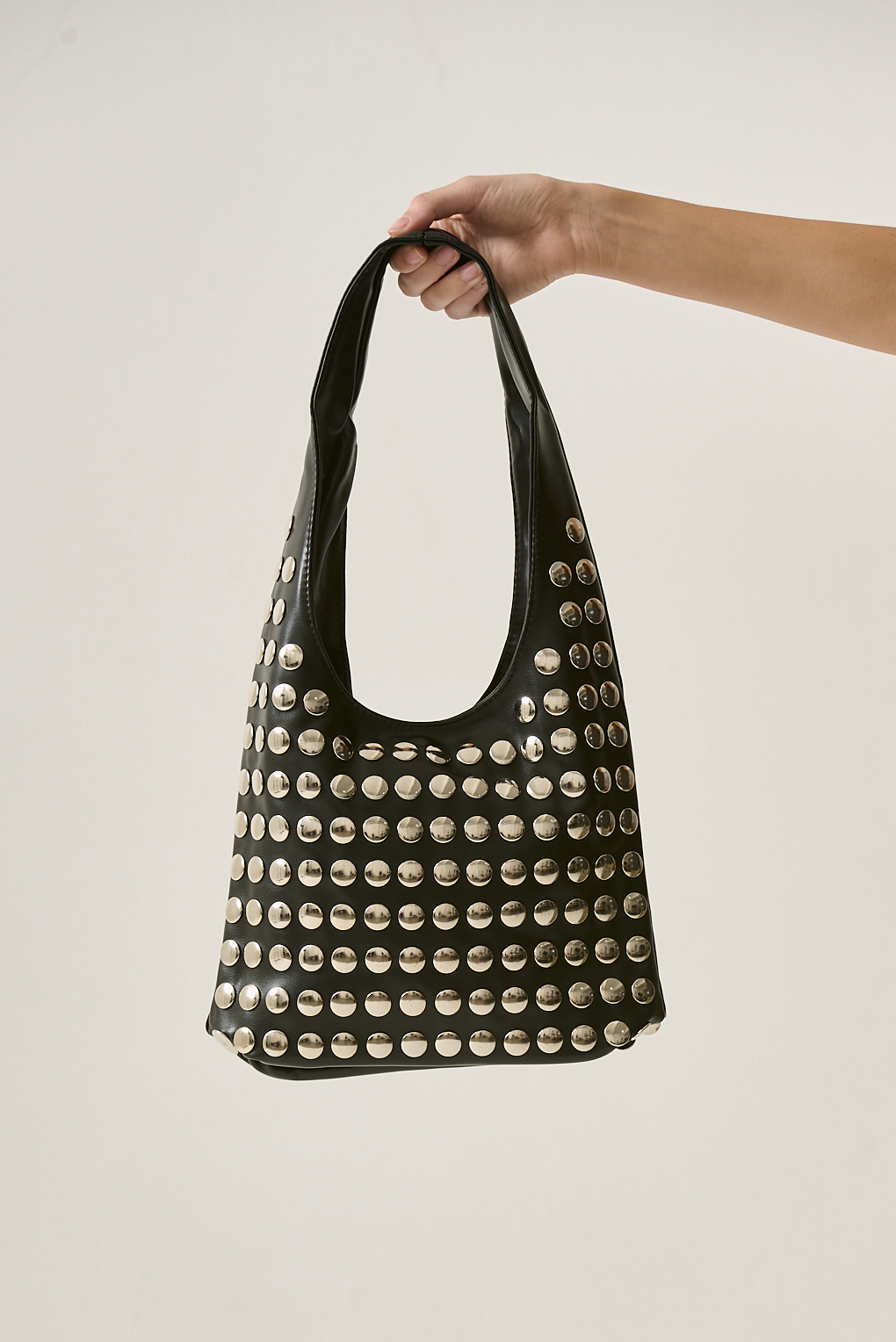 cartera tachas