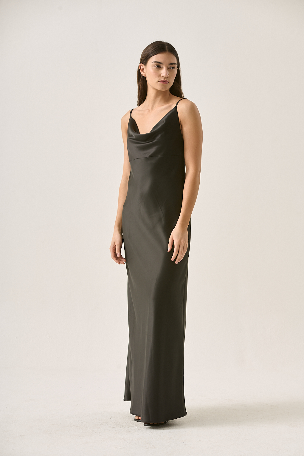 vestido satén largo