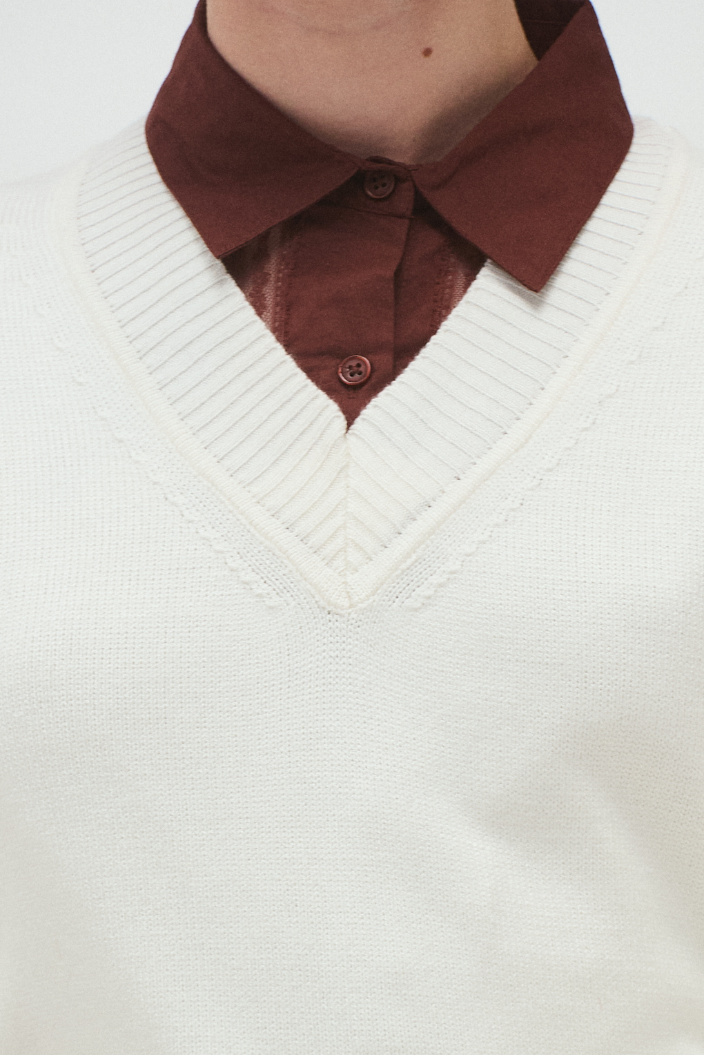 sweater algodón escote v