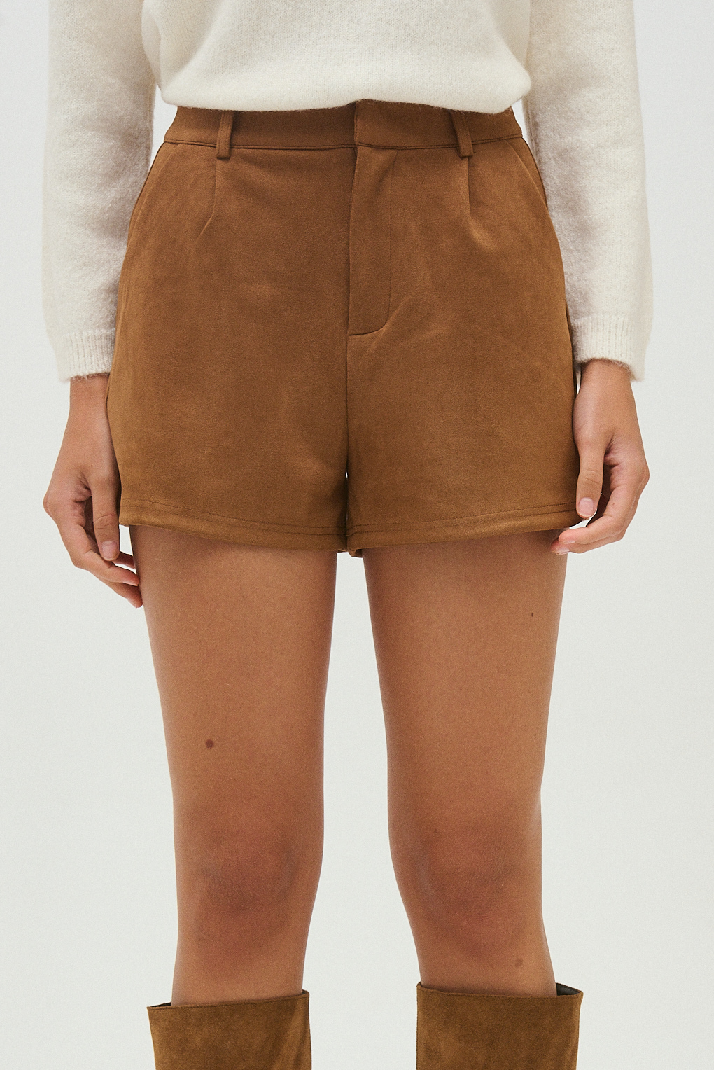 short gamuza
