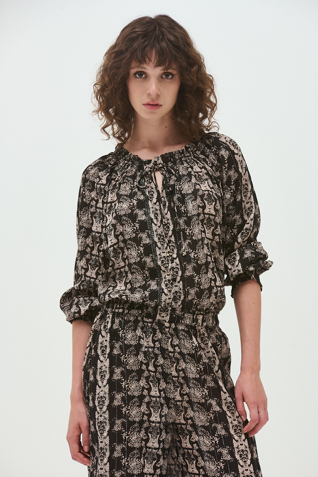 blusa viscosa estampada