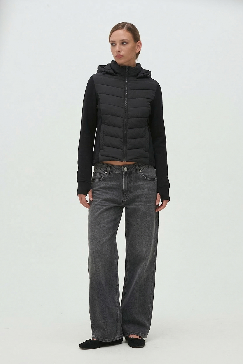 Campera negra capucha