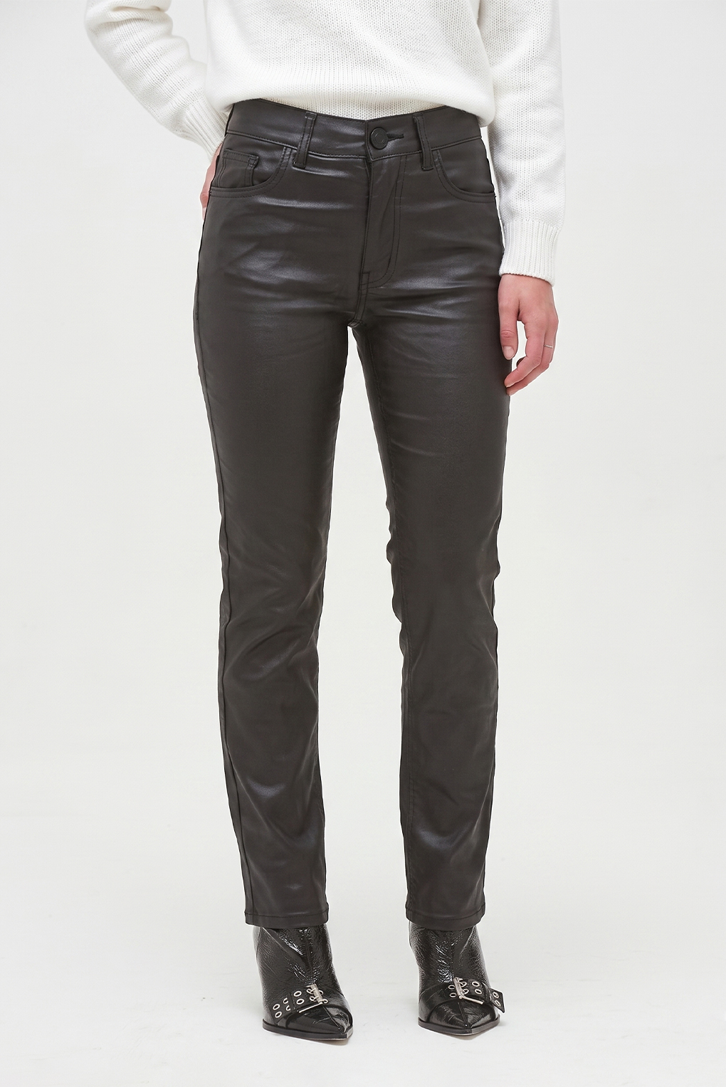 Pantalón cuero recto