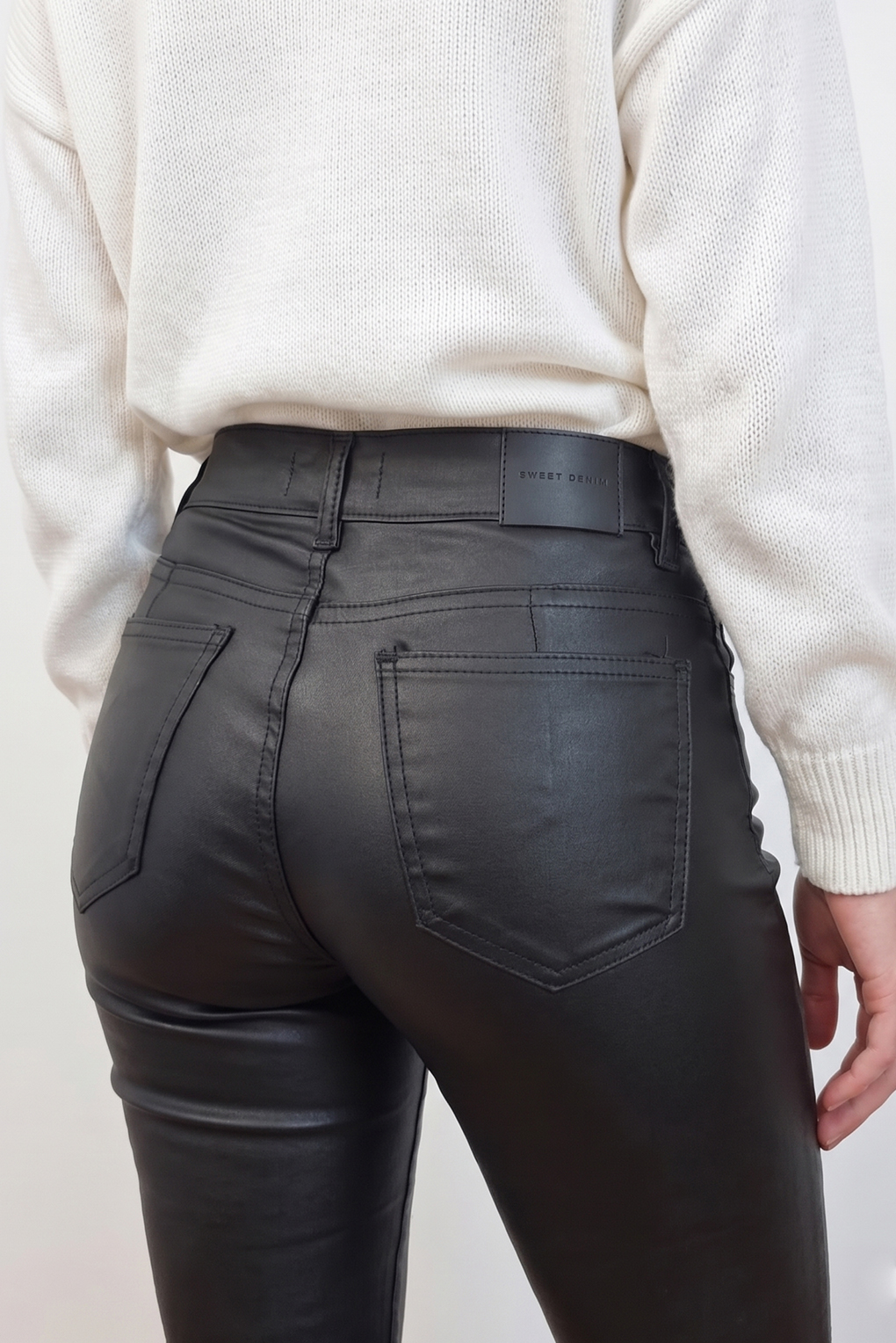 Pantalón cuero recto
