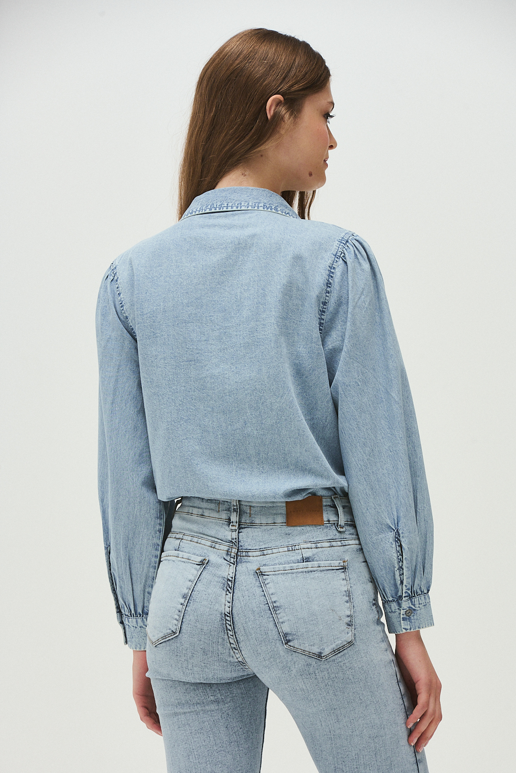 camisa denim bordada