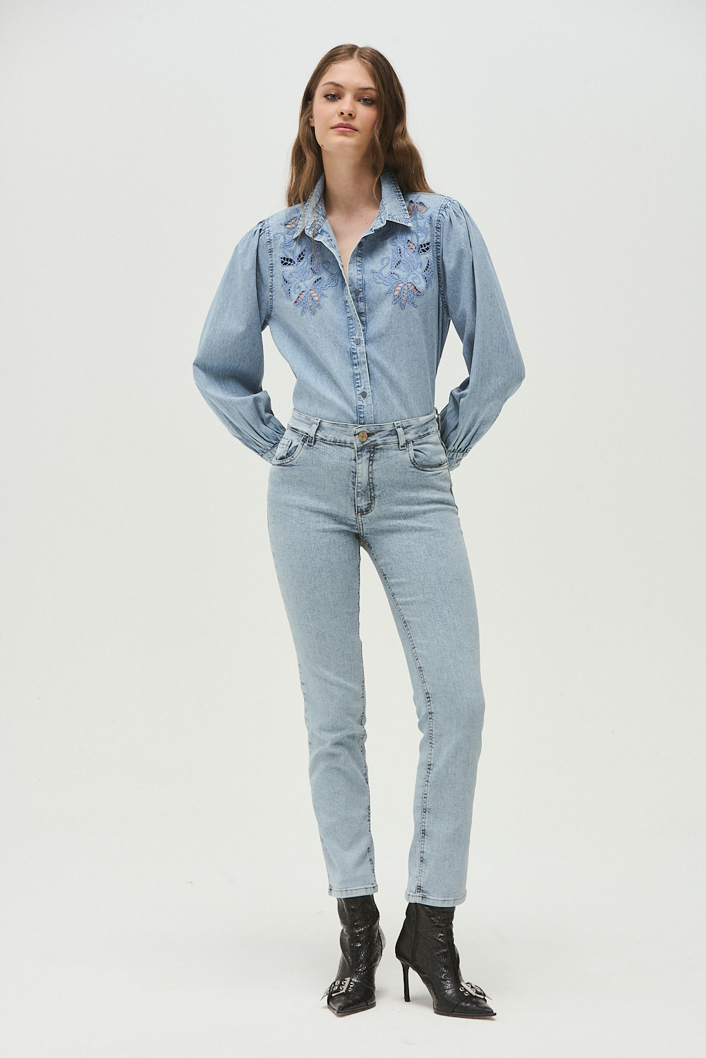 camisa denim bordada
