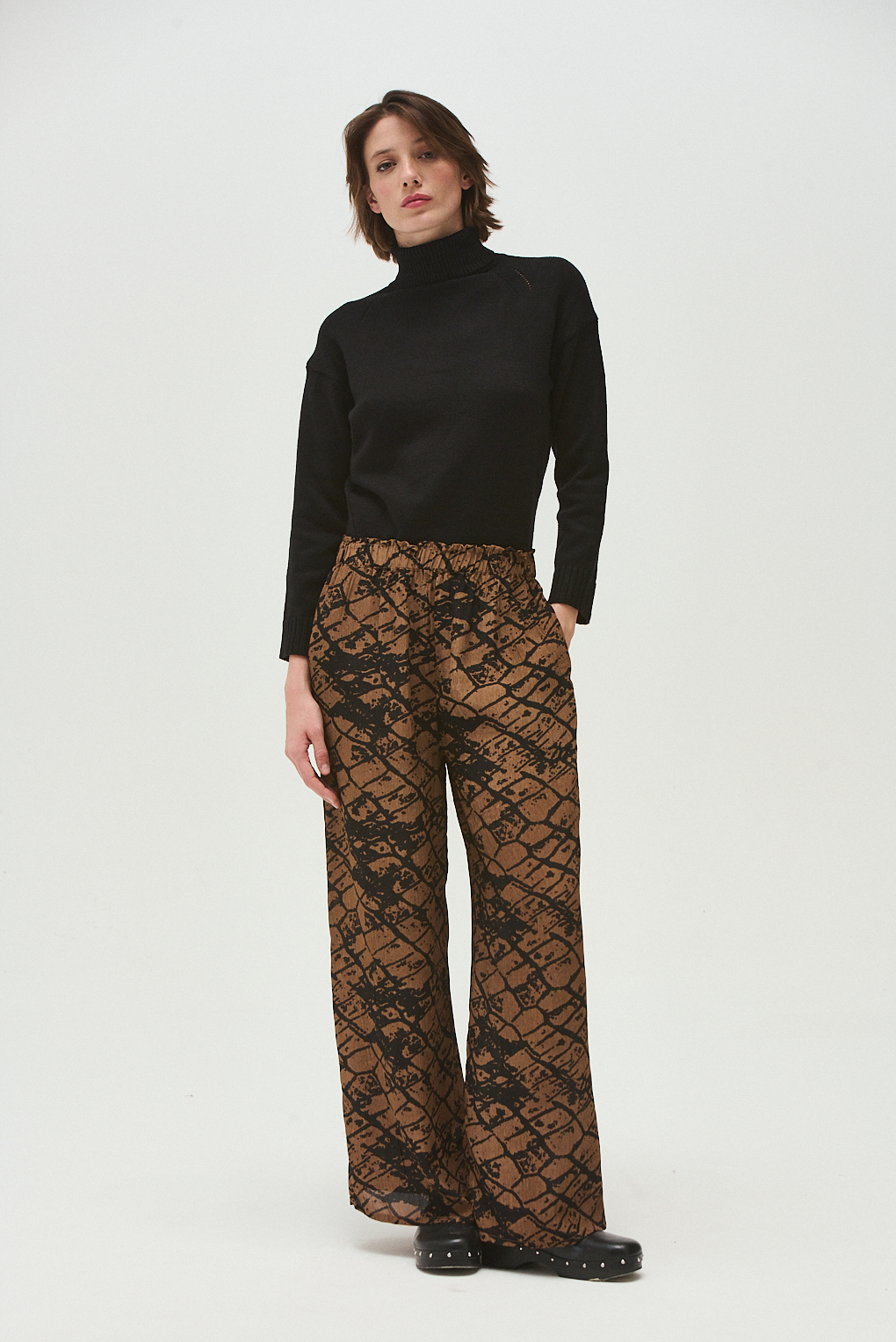 Pantalón estampado amplio