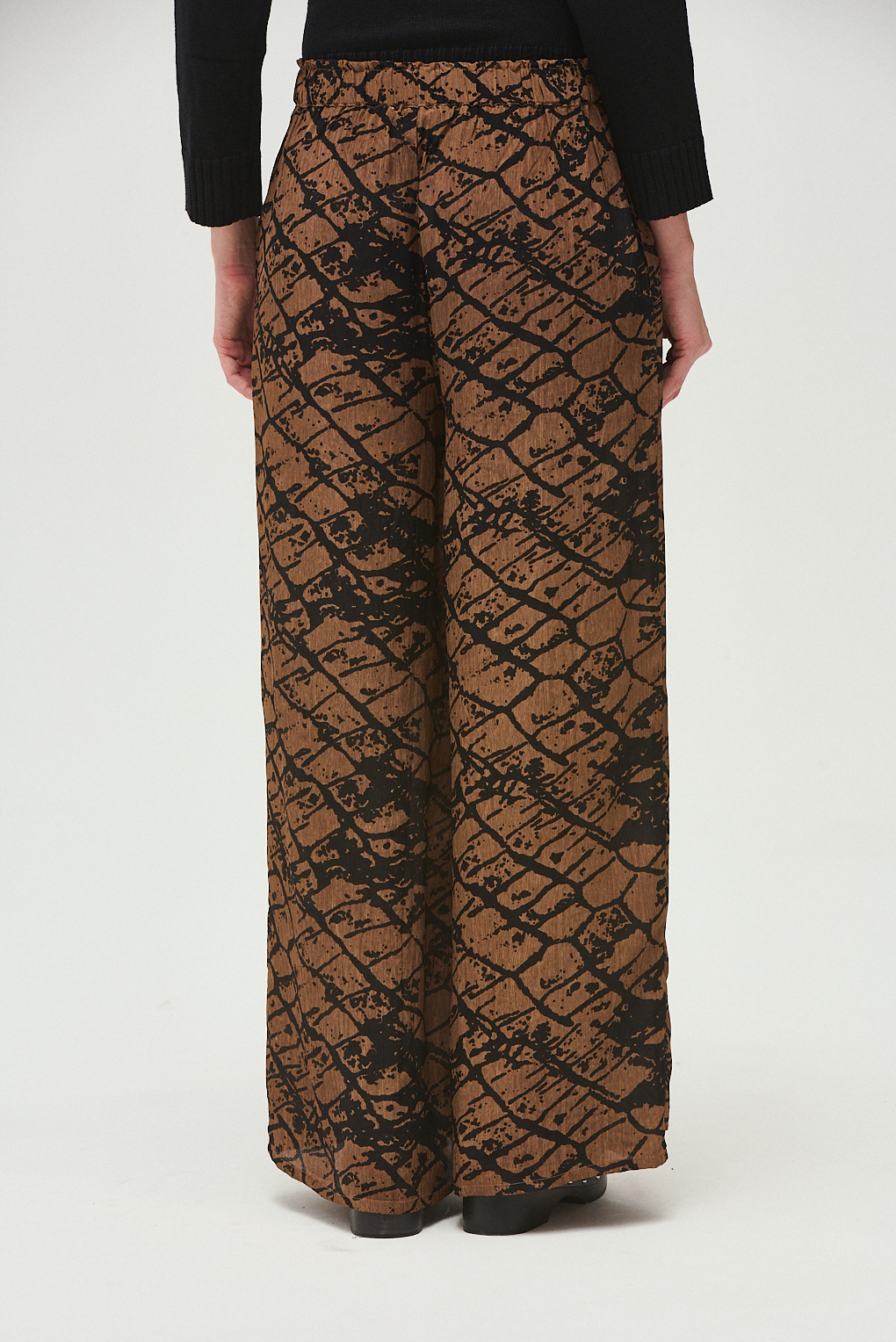 Pantalón estampado amplio
