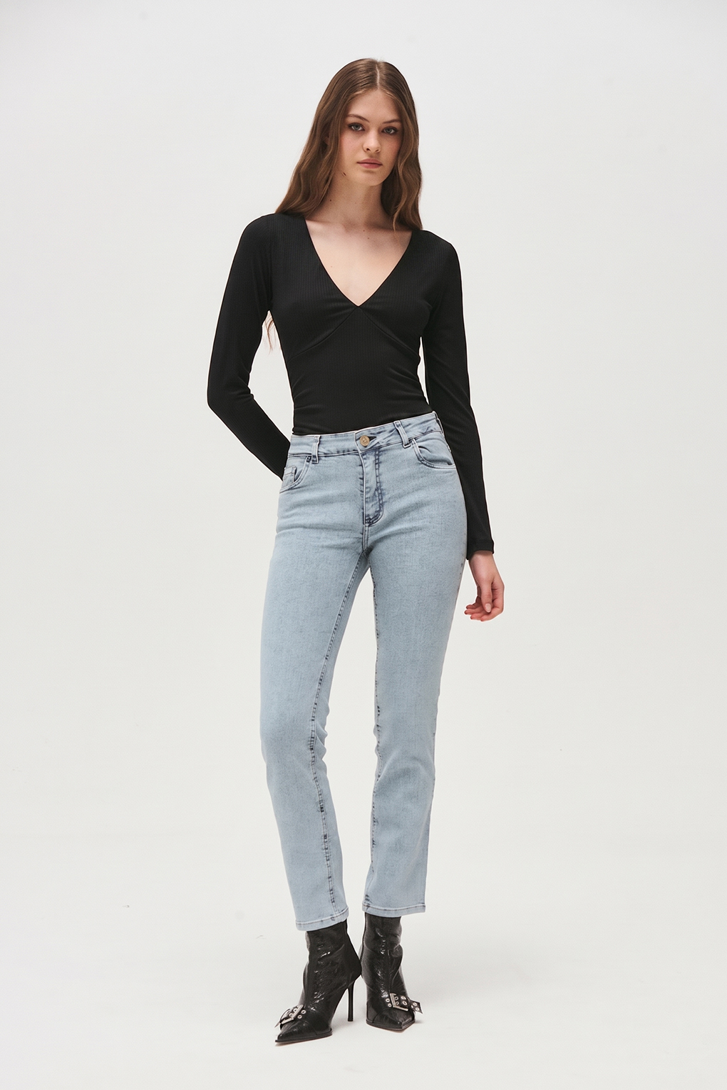 remera escote v