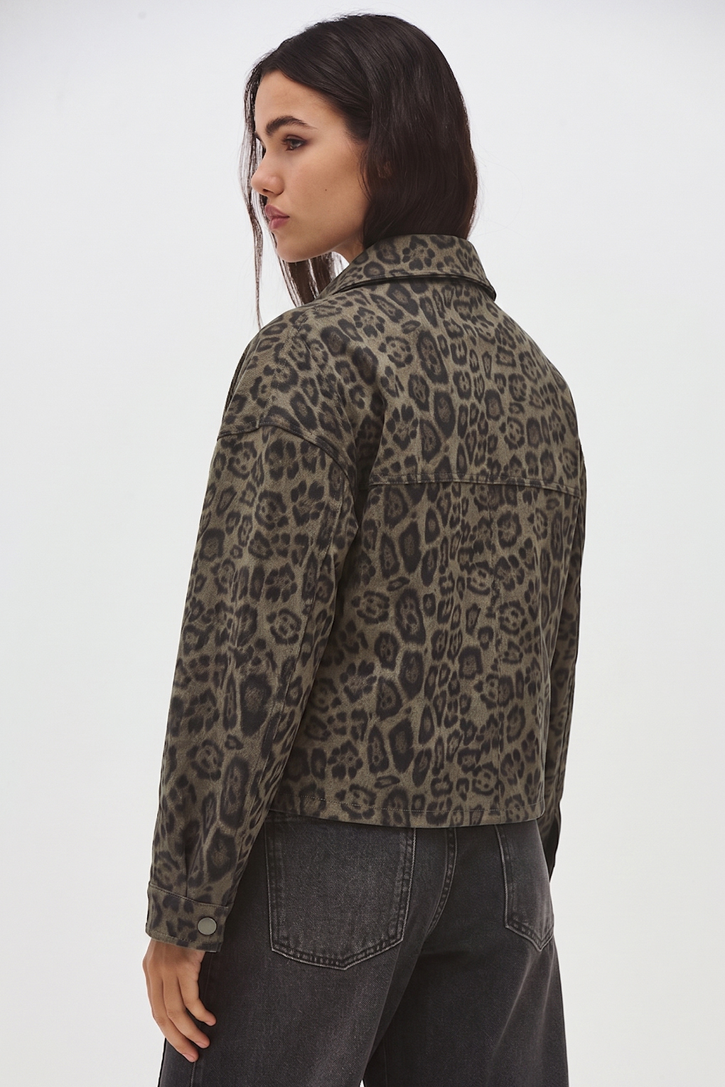 Camisaco sued animal print verde